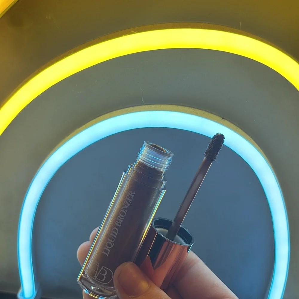 Brand new! Liquid bronzer - Picture 2 of 3